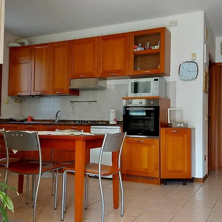 Castagnole Apartment *